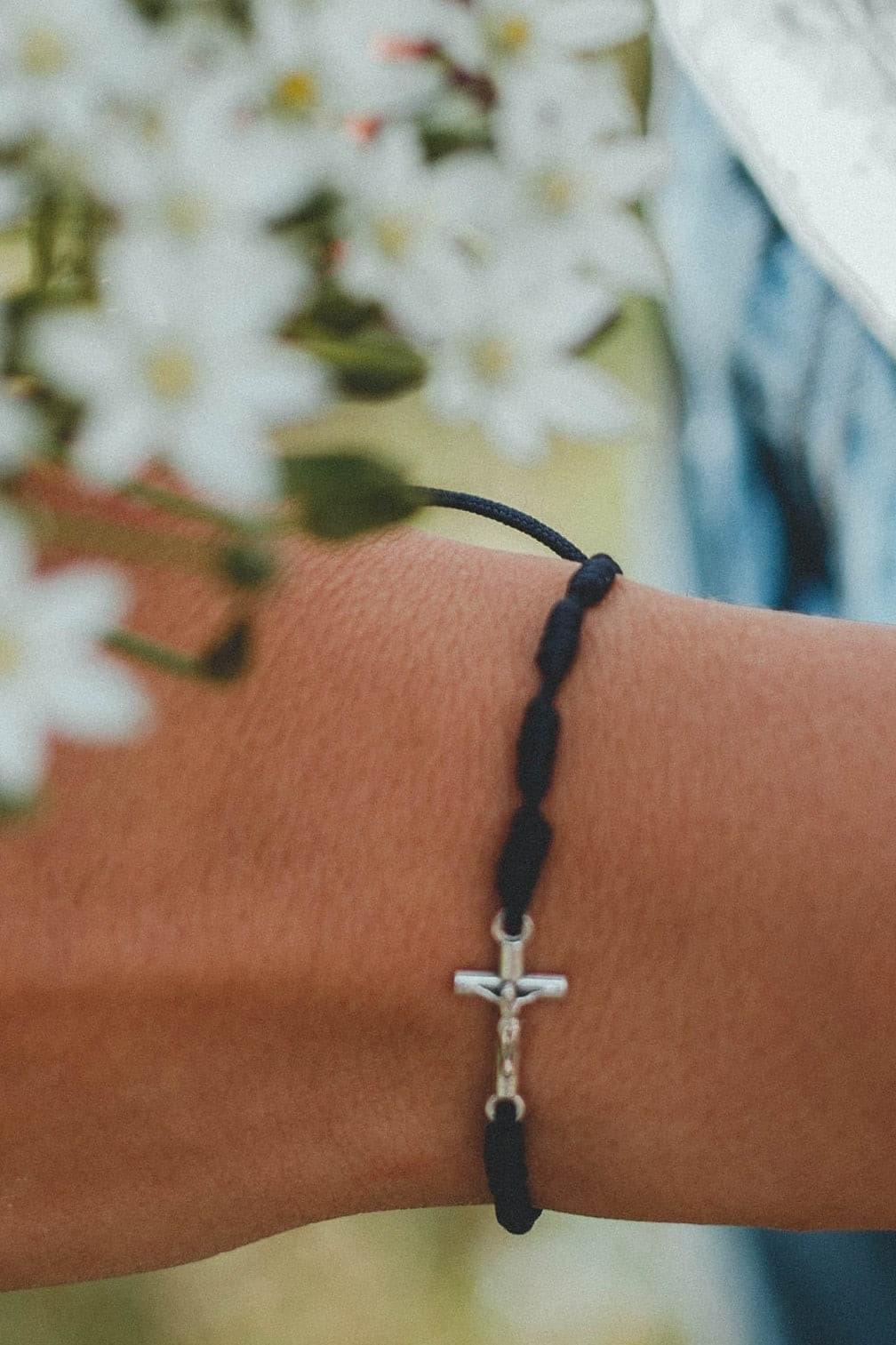 Catholic bracelet with Crucifix and knots - Catholic Wholesale