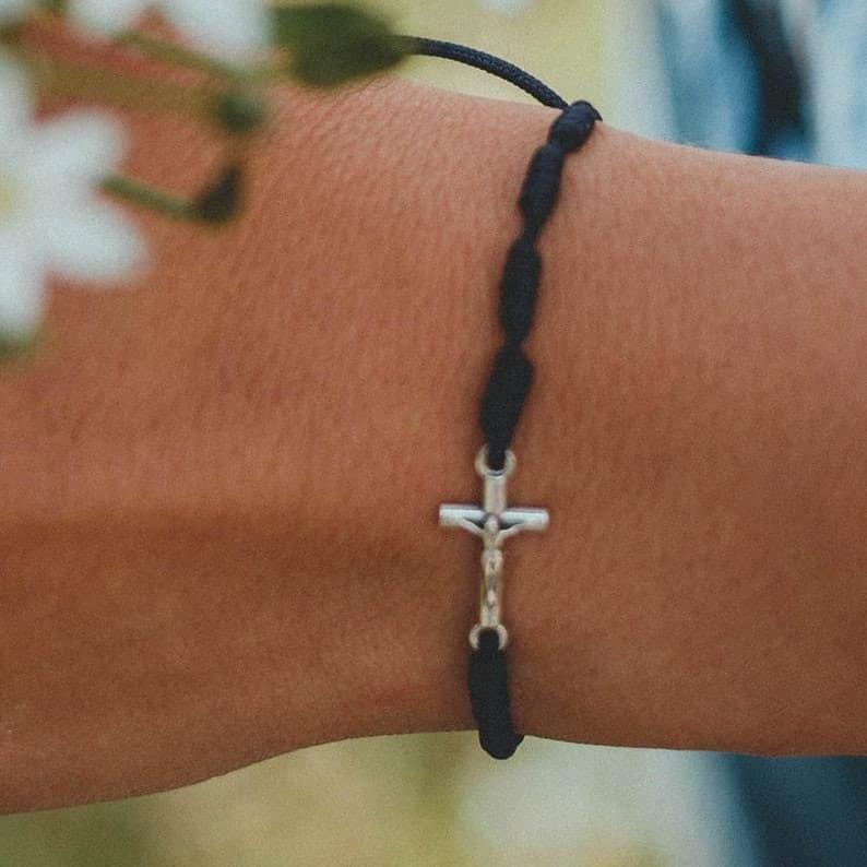 Catholic bracelet with Crucifix and knots - Catholic Wholesale