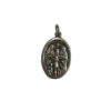 Silberne katholische Notfallmedaille zeigt ein detailliertes Relief der Kreuzigung Jesu Christi mit der Taube des Heiligen Geistes.