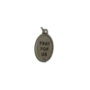 Rückseite einer silbernen Sankt Gianna Beretta Molla Medaille mit der geprägten Großbuchstaben-Inschrift Pray For Us.