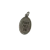 Verso d'une médaille de Saint André en argent avec l'inscription Pray For Us et le poinçon d'Italie.