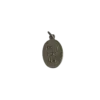 Rückseite einer silbernen Stella Maris Medaille mit der geprägten Großbuchstaben-Inschrift Pray For Us.